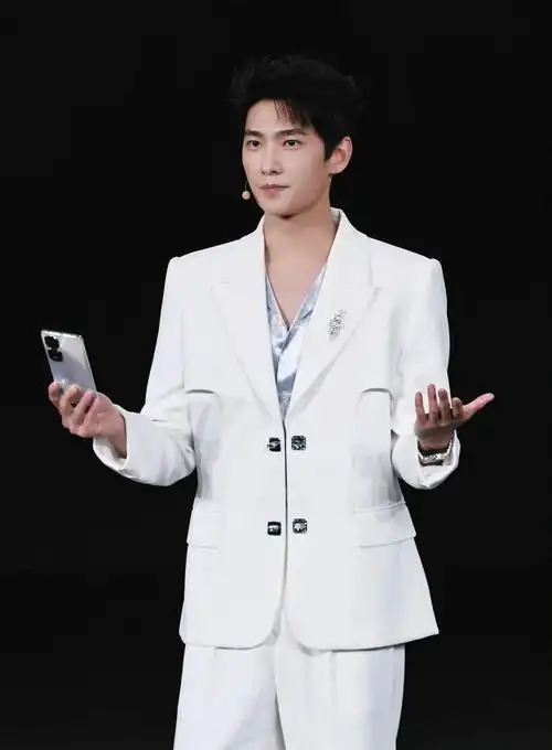 杨洋刷屏并不能无脑让我买荣耀