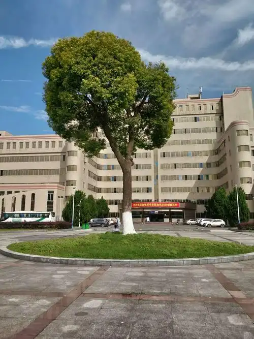 长江大学西校区剪影集锦 于2020年10月9日一20日