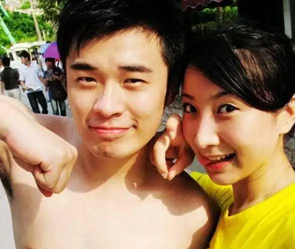 放弃大好事业,张子萱顶着争议和陈赫结婚,许婧离婚后成旅游博主