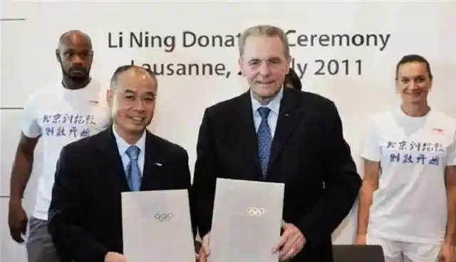 体操王子李宁:17岁入选国家队,现已身家百亿,妻子是个冻龄美人