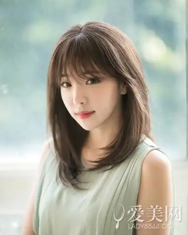 q5:中学生方脸适合什么发型女