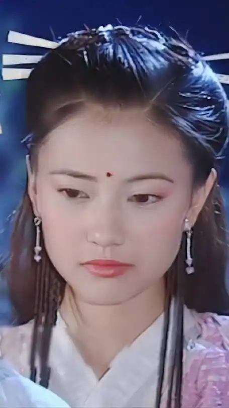 果然是美人啊,高圆圆饰演的周芷若,惊艳了谁的青春?