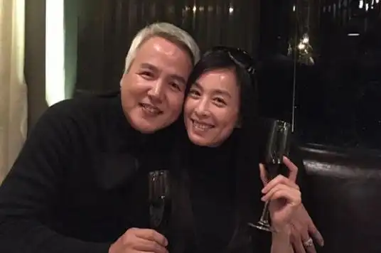 【图】张庭晒老公多大岁 与亿万富豪老公的爱情很甜蜜