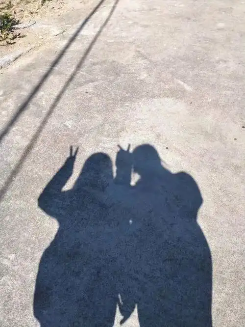 快和你的好姐妹一起拍影子