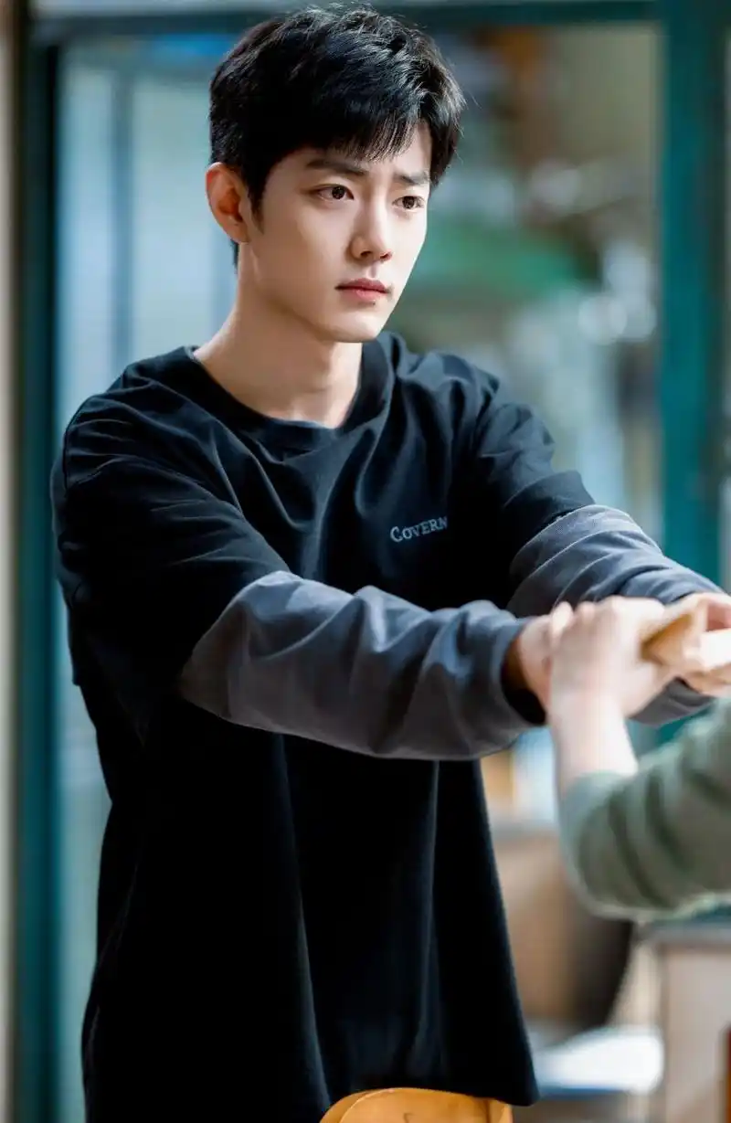 眼睛好漂亮,好可爱,给我吃一口[大笑][色][亲吻]#肖战