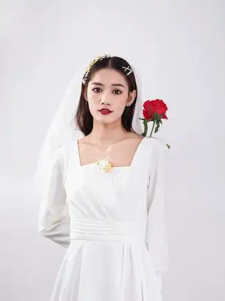 女性单人 i>婚 /i> i>纱 /i>照人像