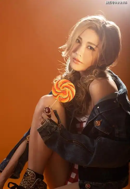 《回家的诱惑》女主李彩桦尽展绝美身姿,性感写真惹火登场_女性_艺术