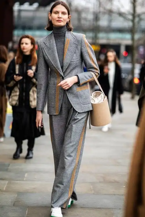 原创西装 阔腿裤好气场,早春必备的西装外套穿搭,伦敦时装周都有!