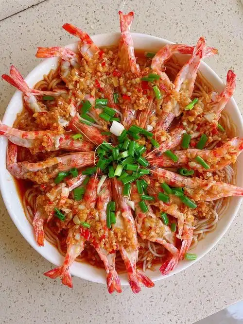 用料蒜茸开背虾的做法小贴士1,蒜酱是这道蒜蓉粉丝开背虾的味道核心2