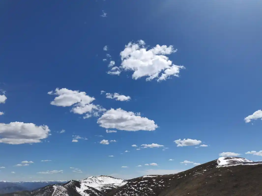 高山白云蓝天