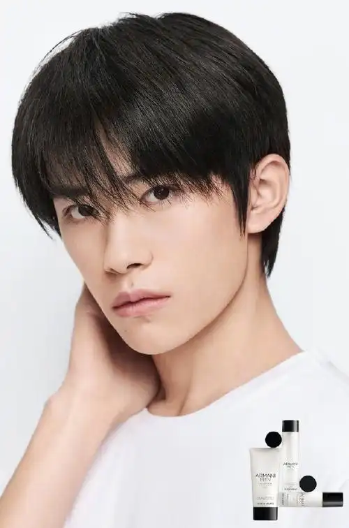 易烊千玺回忆录##易烊千玺阿玛尼全球彩妆及护肤代言人#2021 / 0402