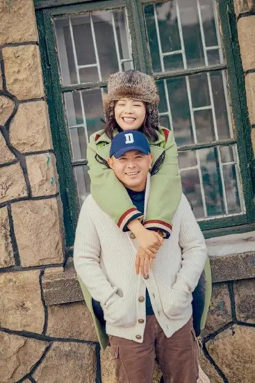 刘涛戴皮草帽和老公撒狗粮王珂肚子亮了网友鞋子让我长见识