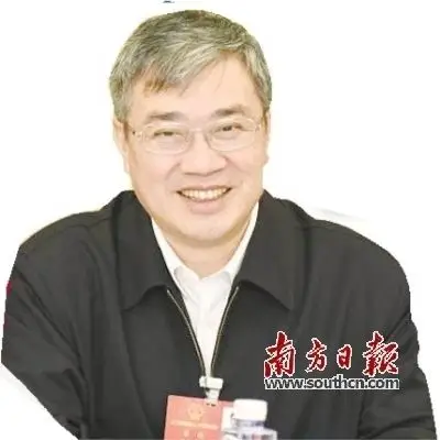 回望刚抵达北京履职时,全国人大代表,佛山市委书记,市长鲁毅表示,"