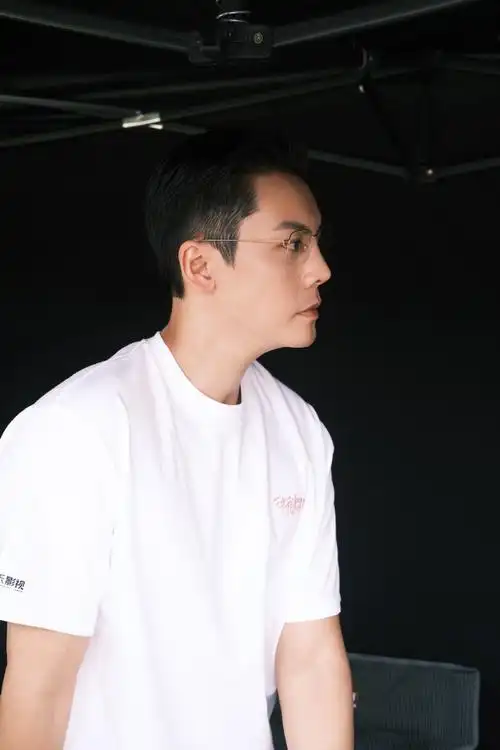 陈伟霆金丝眼镜 霸总舒适圈##戴金丝眼镜的陈伟霆