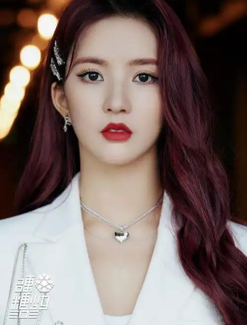 刘些宁链条西装性感写真图片99