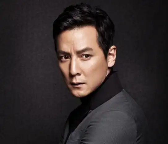 吴彦祖晒照为爱妻lisa庆生世间美好环环相扣吴彦祖同款发型