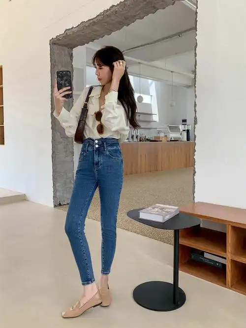 女性的那份温柔与坚毅ootd | 每日穿搭 | 穿搭推荐 | 牛仔裤推荐秋天