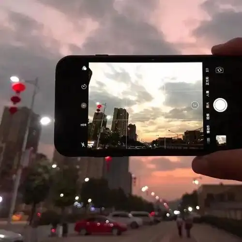 微信朋友圈封面图片推荐.以下是一束光朋友圈背景封面图片推荐.