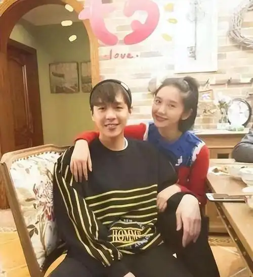 唐艺昕需要在家里帮忙照顾宝宝和顾及自己的工作, 因此这次张若昀拍戏