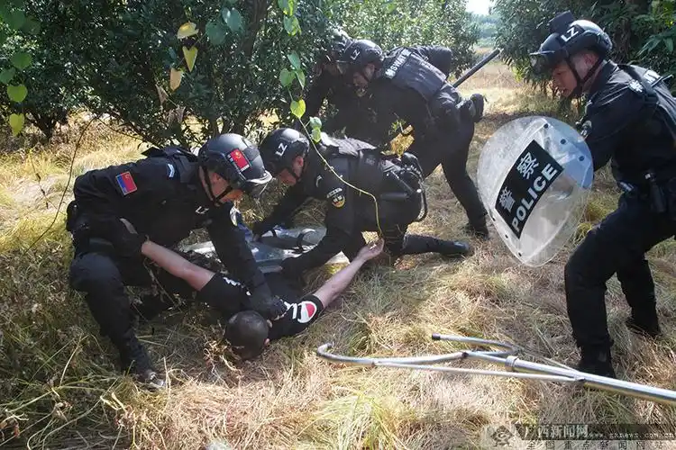 鹿州监狱开展罪犯脱逃联防联动应急处置演练