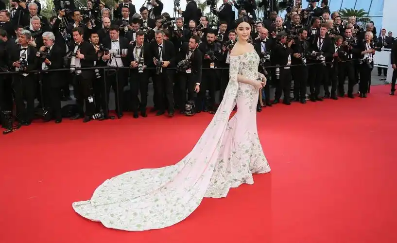 2015年5月13日第68届戛纳国际电影节范冰冰身穿ralph & russo特别高级