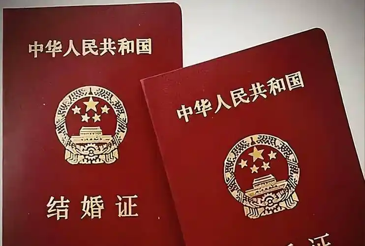 90年北大学霸远嫁非洲,因战争无奈回国卖盒饭,再见老公已是大官