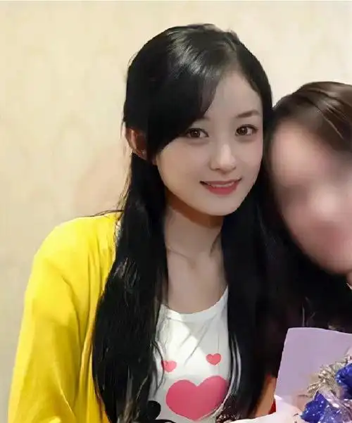 赵丽颖早期旧照,还有些婴儿肥的丽颖好温柔啊……|赵丽颖|婴儿|邻家