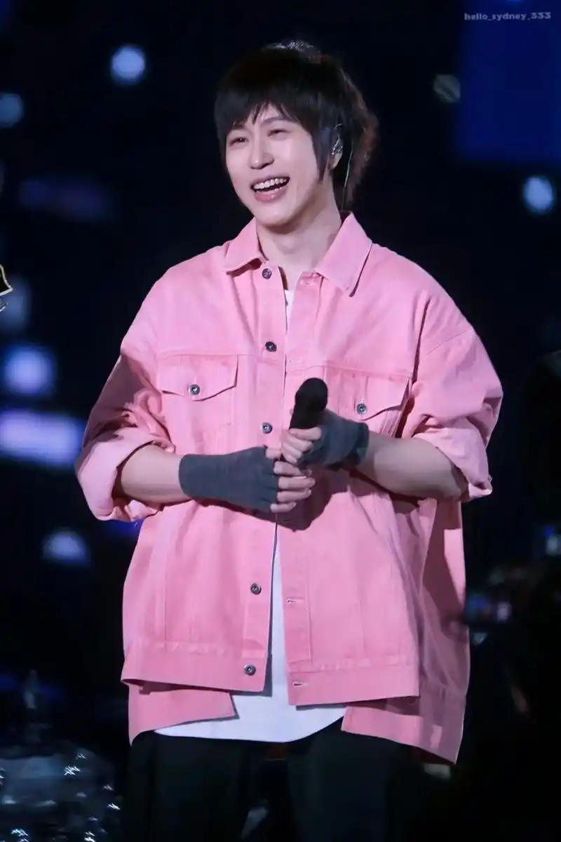 粉粉嫩嫩#陈信宏,#五月天 主唱#阿信 最爱#信信宝贝 - 抖音