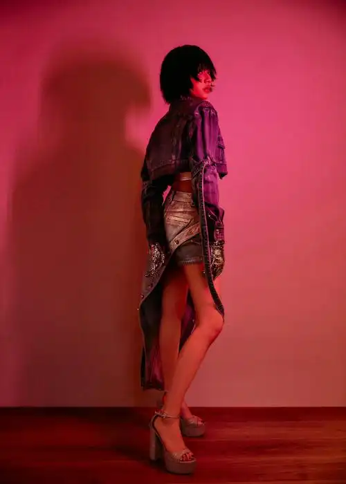 刘惜君齐刘海短发