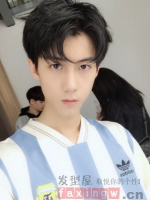 心形刘海发型剪个短发都是爱你的形状