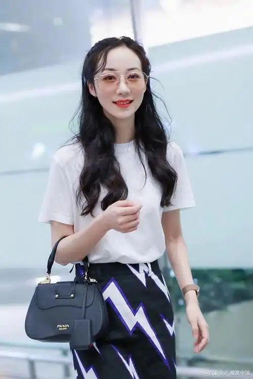 明星炫富只服韩雪,拍戏自带八位数钻石,院里可以放1100平米的别墅,它