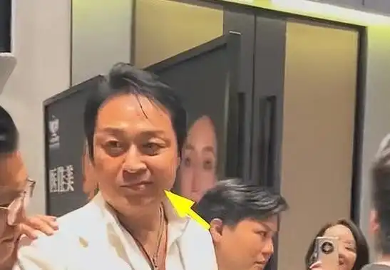 61岁马景涛曾为微商站台太掉价,嘴歪,脸浮肿,疑"整容"失败