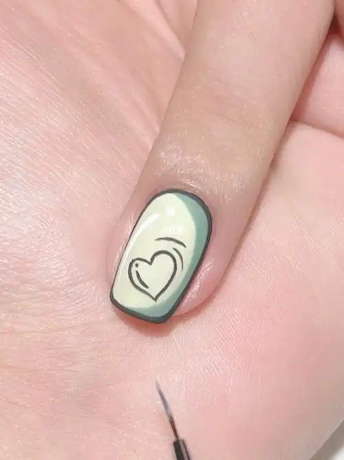 彩绘简约动漫风美甲画法