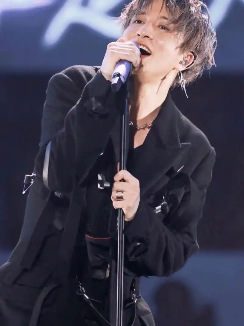 薛之谦图片 来一波老薛帅图 图片收藏起来 大数据推给谦友