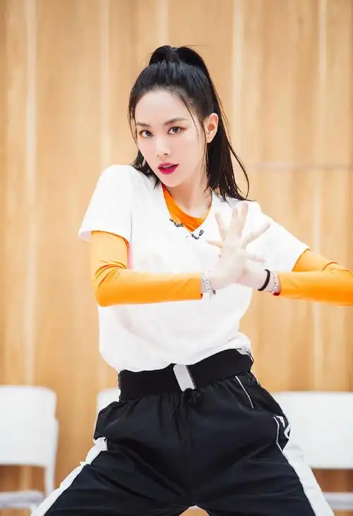 王霏霏《乘风破浪的姐姐》第四期剧照图片