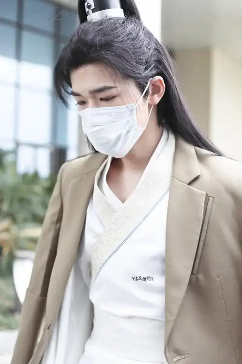 宋亚轩白衣古风造型