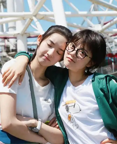 少年派1  #林妙妙 #邓小琪  #王玉雯  今天做题的时候发现的,一献子