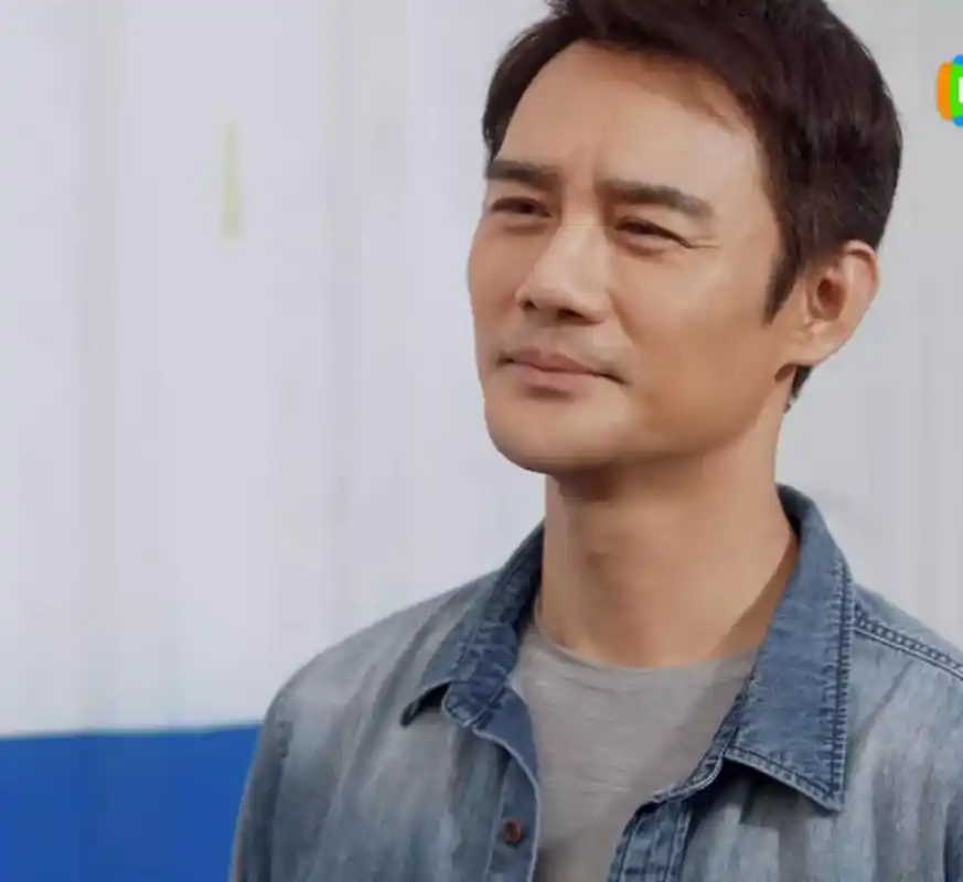 王凯和袁弘,像得让人脸盲,简直长得一模一样!