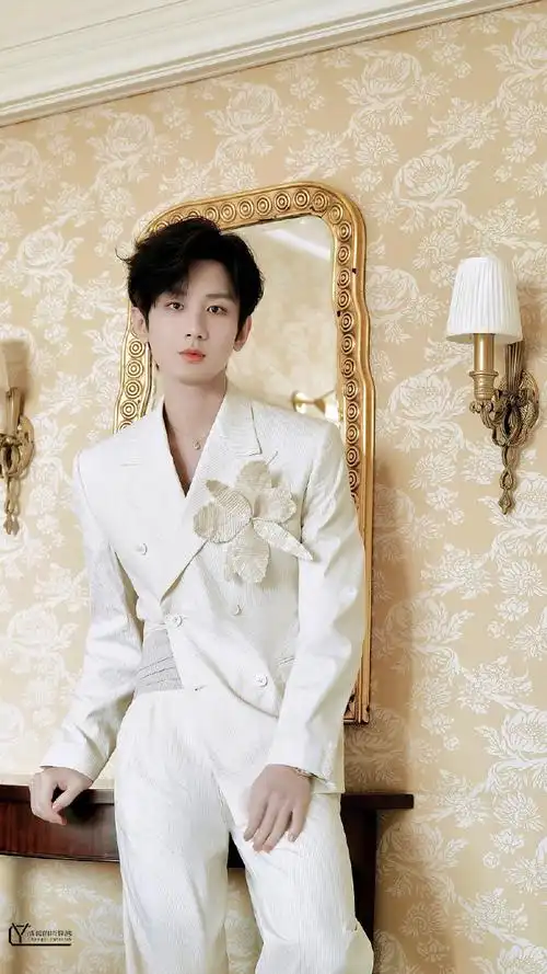 成毅 真诚##成毅话筒没电了的同时