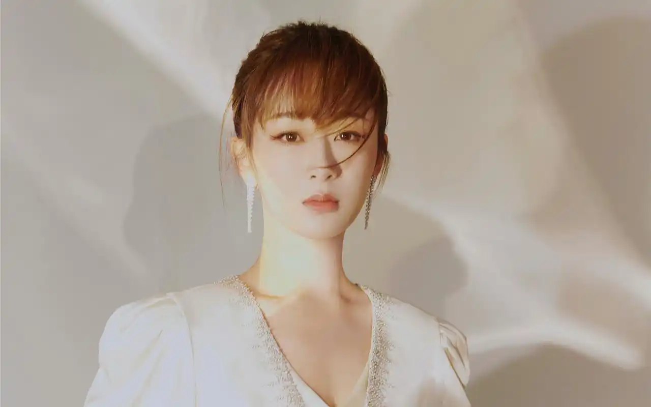 杨紫优雅浪漫写真图片桌面壁纸高清大图预览1920x1200_大陆明星下载