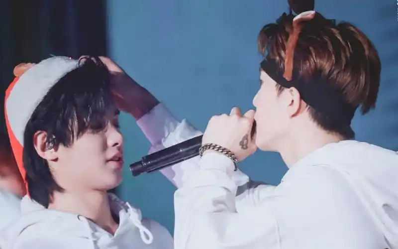 【皇权富贵】圣诞节小麋鹿摸摸头 背后拥抱 || 181222天津巡演糖点