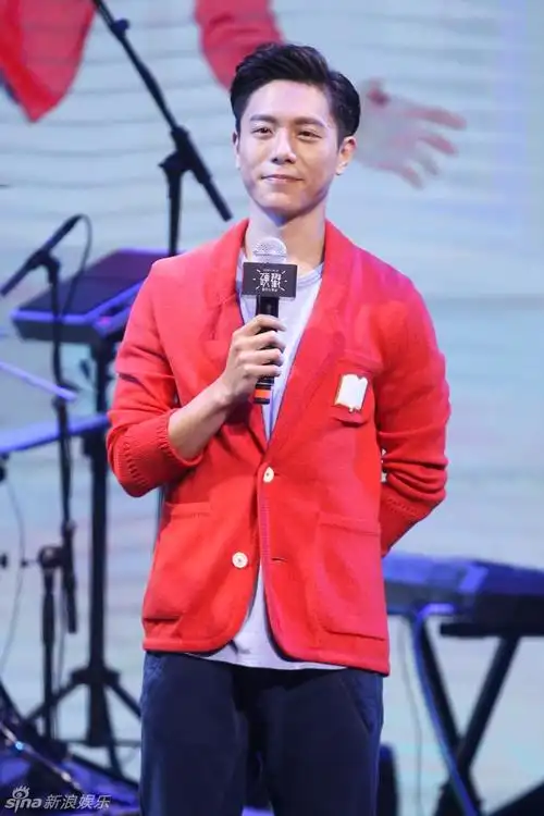 韦礼安《硬戳》发布会举行 想合作王力宏