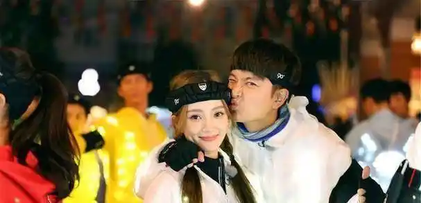 从金马影后到带货主播,李小璐一把好牌打稀烂_生活_pgone_事情