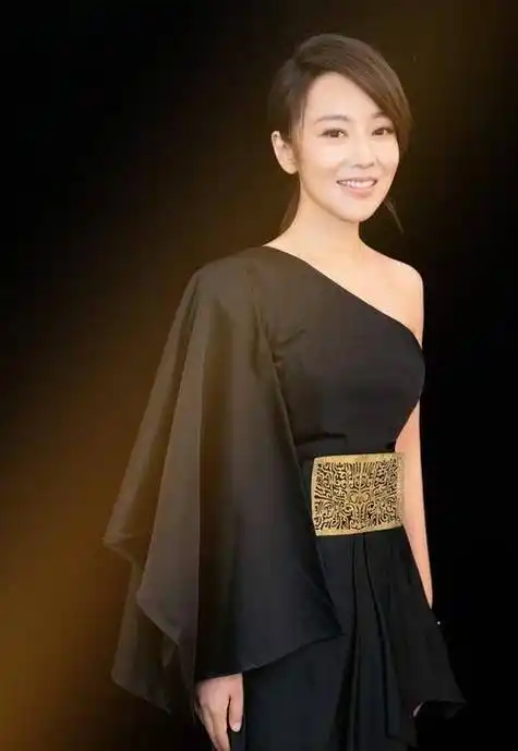 原创分手18年了闫妮和前夫邹伟的人生状况有何不同