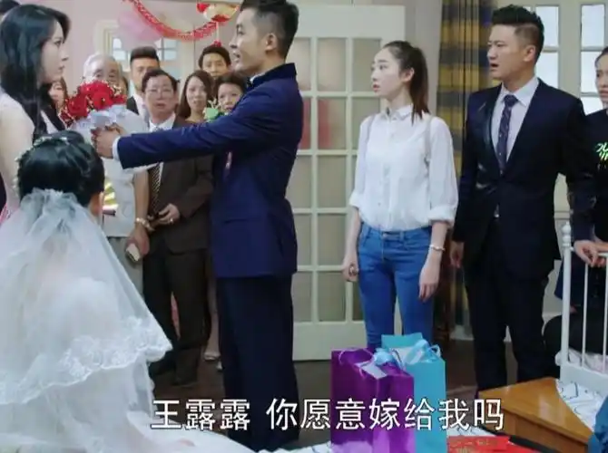 宁馨还是不松口,多番确认后,隋然绝望了,也怒了,直接对着伴娘王露露说