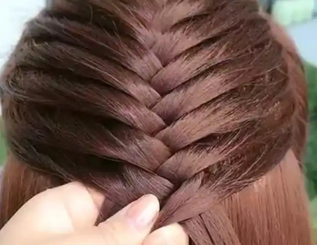 满头鱼骨辫的编法,慢动作教学,手残党也能学会!