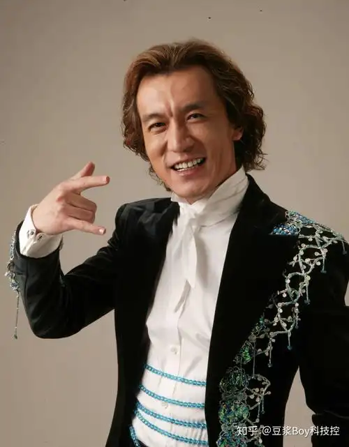 幸运难过52啊……李咏今年50岁.