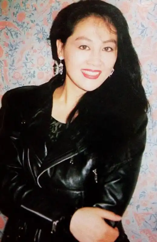 王姬丈夫英俊帅气女儿貌美如花儿子却是智障