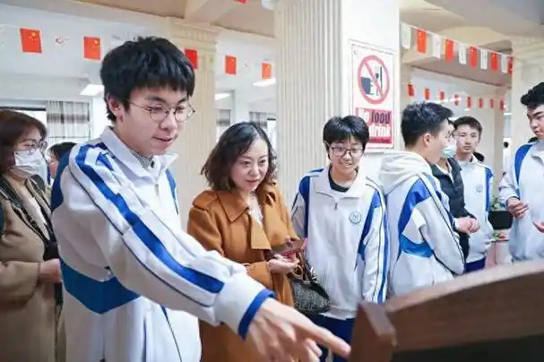 山东省实验中学国际部科技展顺利举办