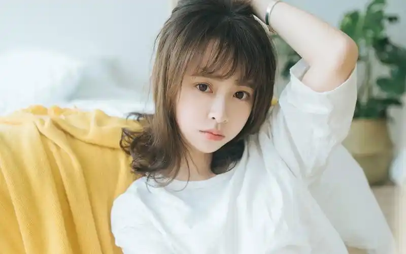 刘海清纯美女私房性感写真图片壁纸